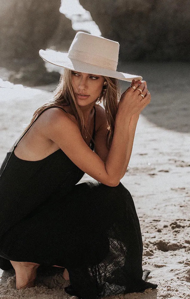 BAHHGOOSE ROSE DRESS IN BLACK