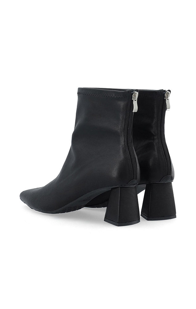 Biamaralyn Ankle Boots in Black