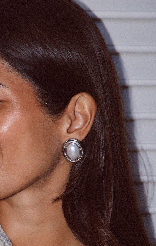 TWENTY COMPASS PERLA EARRINGS IN SILVER