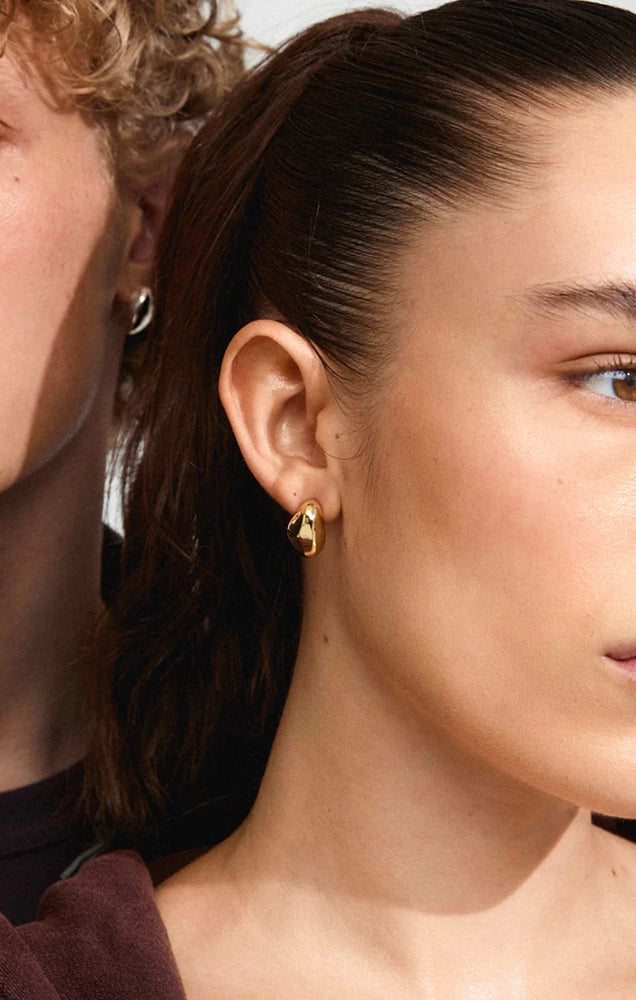DUNE RECYCLED SMALL CHUNKY EARRINGS IN GOLD