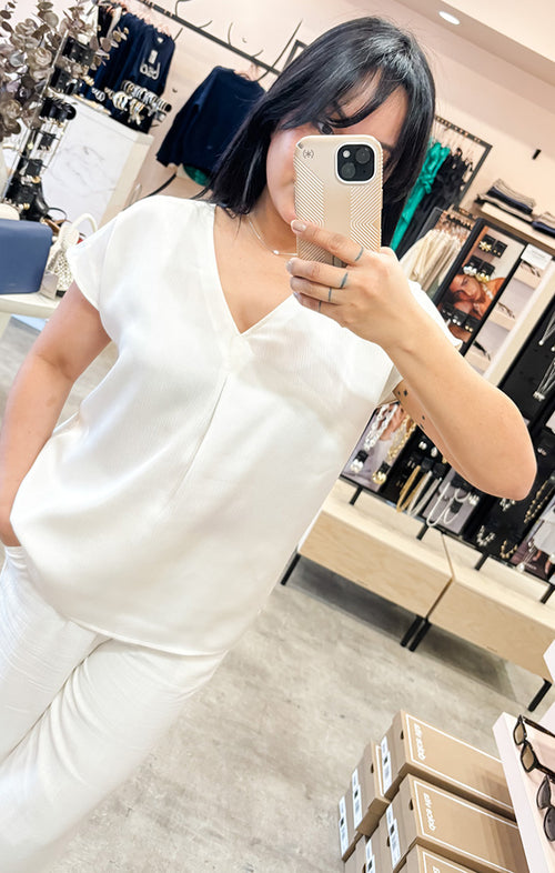 SOAKED IN LUXURY SLIOANA BLOUSE