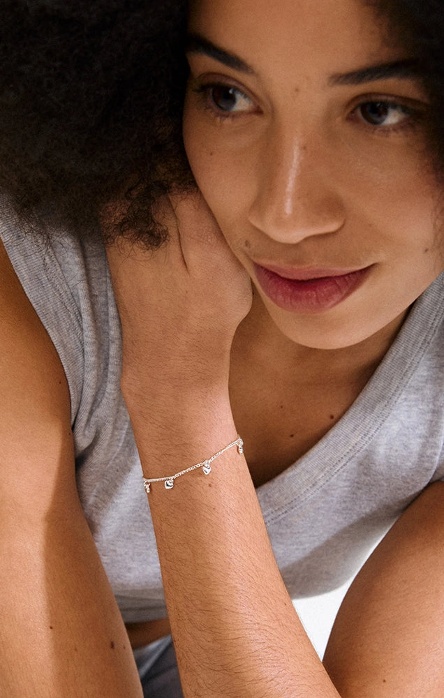 ALAIA RECYCLED HEART PENDANTS BRACELET IN SILVER