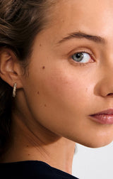 TATUM RECYCLED MEDIUM CRYSTAL HOOP EARRINGS IN GOLD