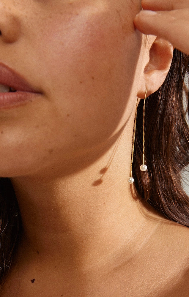 EUONIA PEARL CHAIN EARRINGS IN GOLD