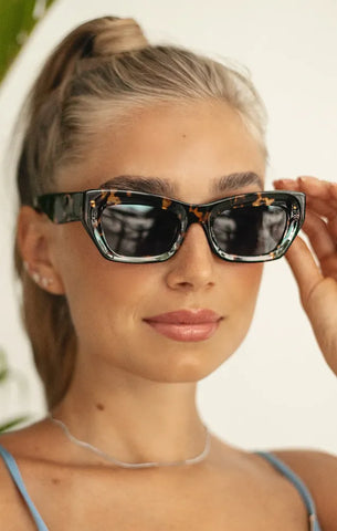 FREYRS CAMILLA SUNGLASSES IN BROWN TORTOISE