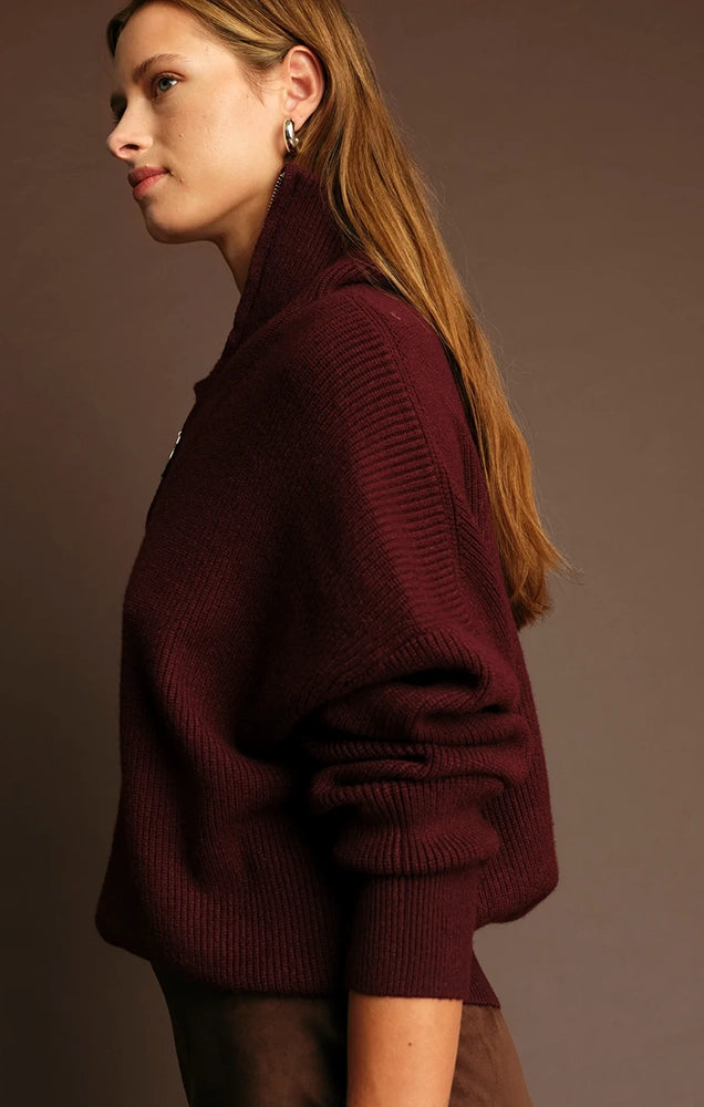 SPENCER HALF ZIP SWEATER IN WINE