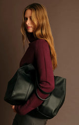 PUGLIESE TURTLENECK SWEATER IN WINE