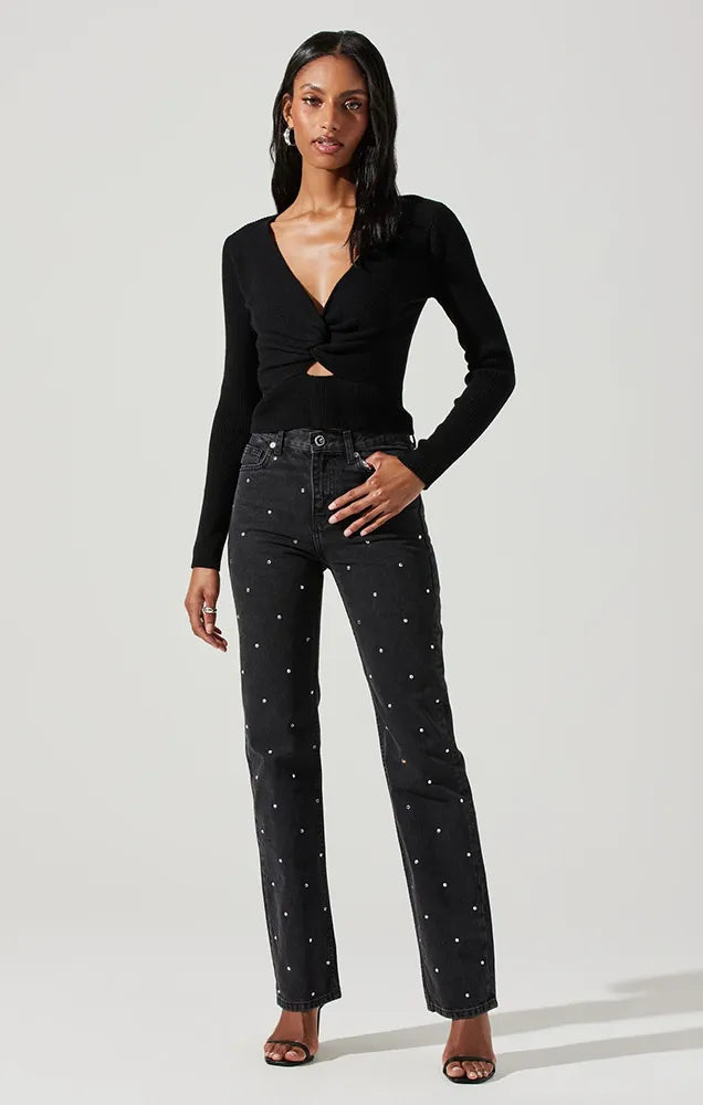 RYLEE TWIST FRONT CUTOUT SWEATER IN BLACK
