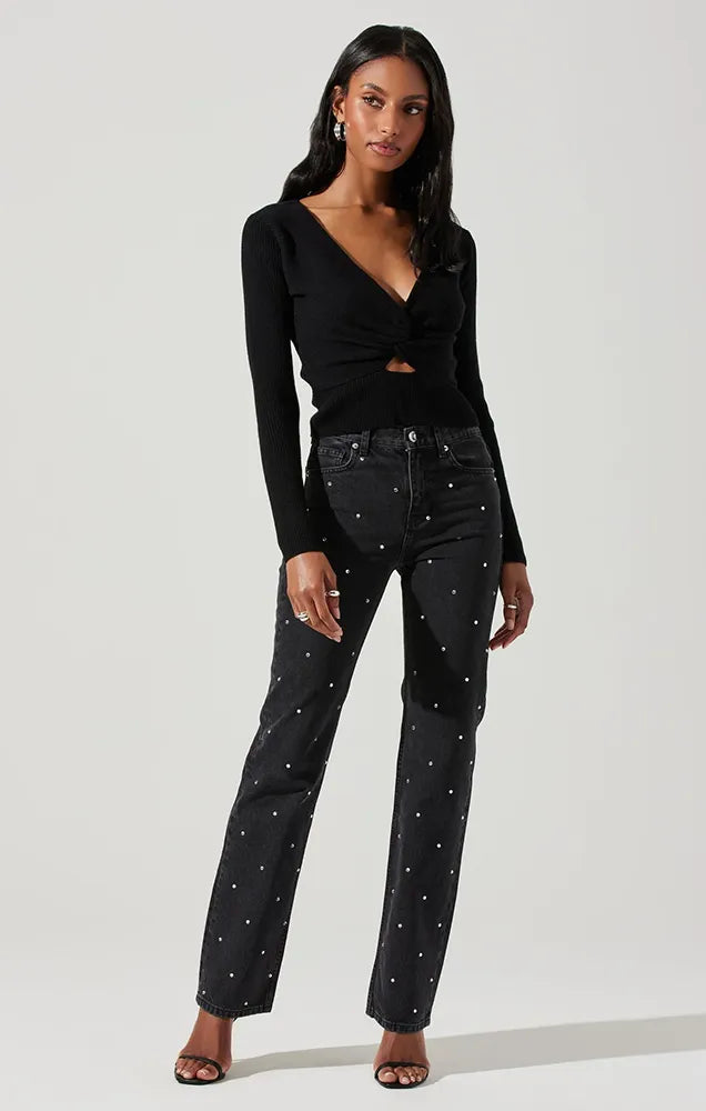RYLEE TWIST FRONT CUTOUT SWEATER IN BLACK