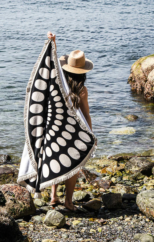 TOFINO TOWEL CO. AXEL VELOUR ROUND TOWEL