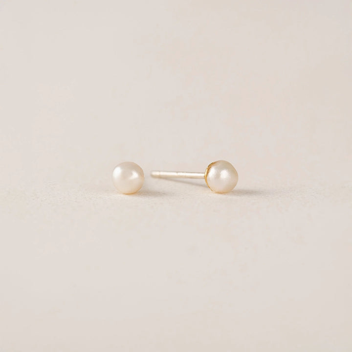 AMARI PEARL STUD EARRINGS
