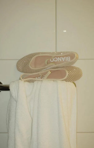 DOLCE VITA REYES BALLET FLAT IN IVORY