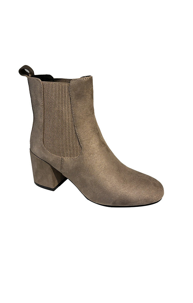 DIRECTLY BOOT IN TAUPE