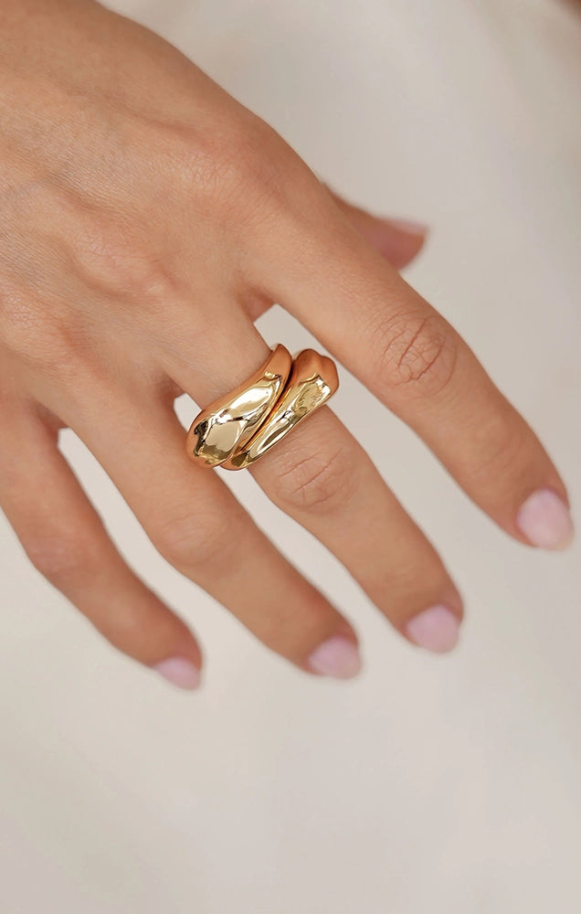Modern Flow Ring