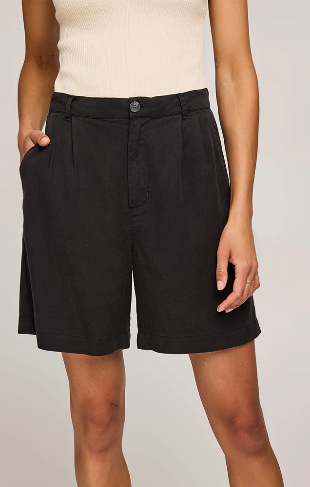 RILEY SHORT