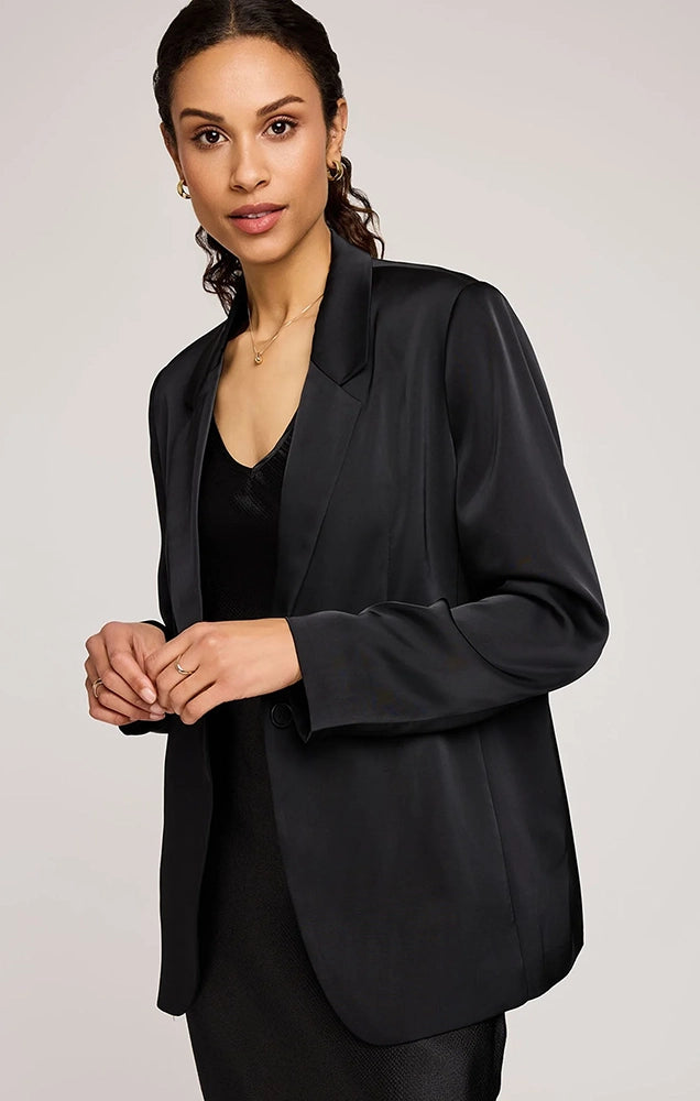 DIONE SATIN BLAZER IN BLACK