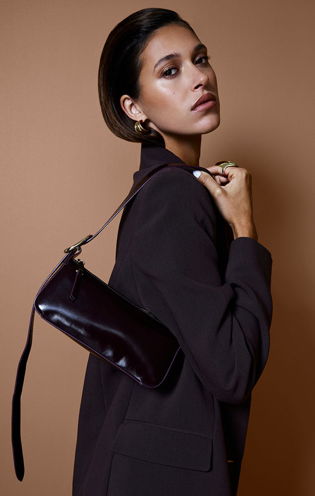 HAILEY SHOULDER BAG IN BLACK