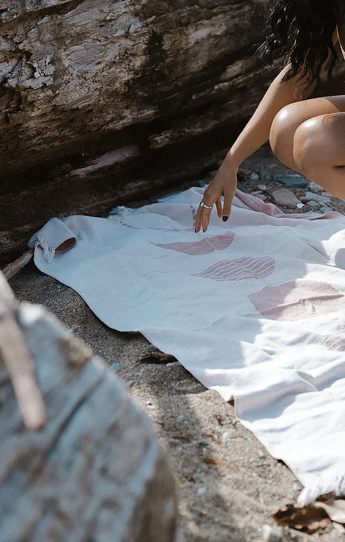 TOFINO TOWEL CO. THE MOON PHASE TURKISH TOWEL