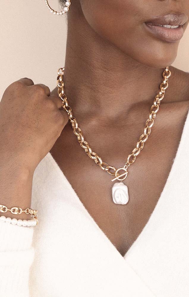 Edge of Water Pearl Pendant Necklace