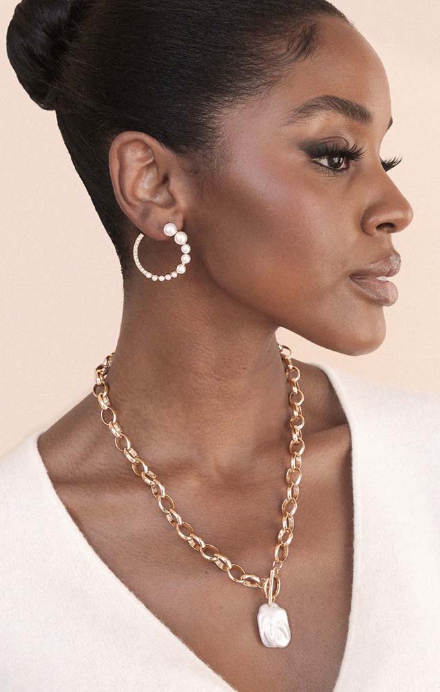 Edge of Water Pearl Pendant Necklace