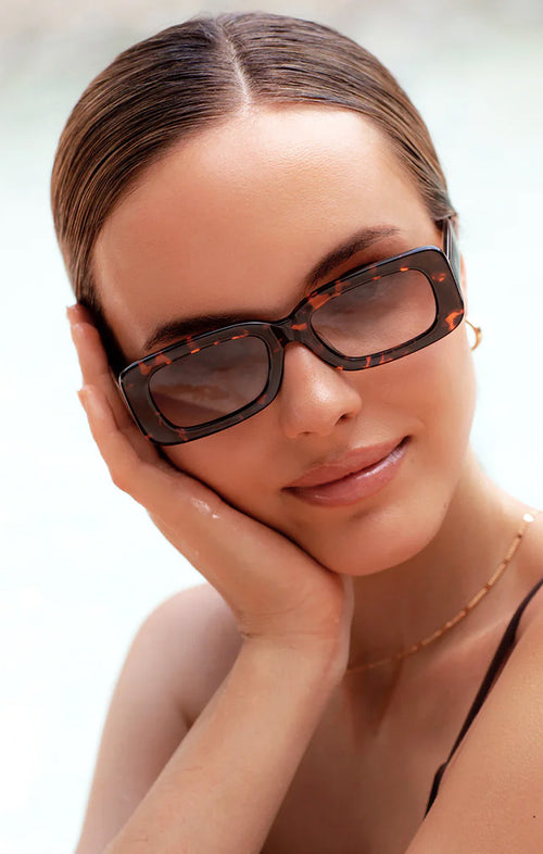 FREYRS NOA SUNGLASSES IN TORTOISE