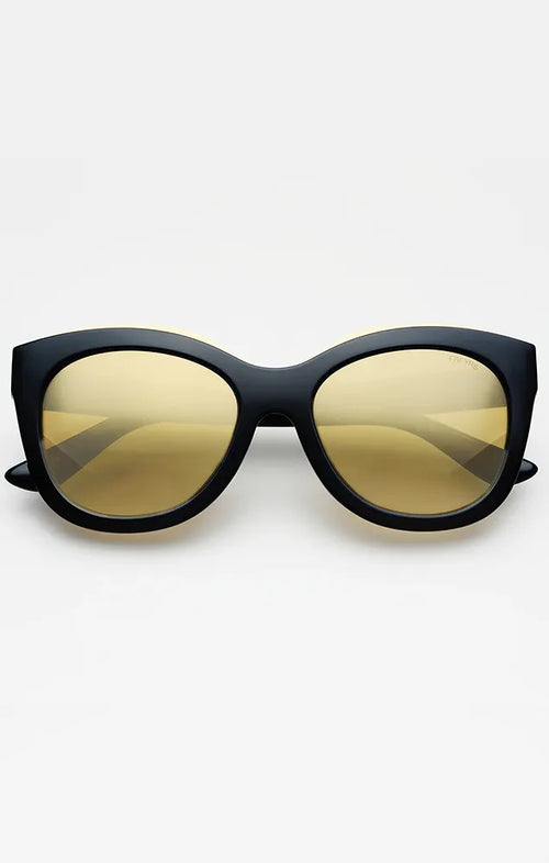 FREYRS NOLITA SUNGLASSES IN BLACK