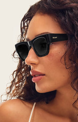 Nice Try Sunglasses in Black/Smoke