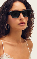 Nice Try Sunglasses in Black/Smoke