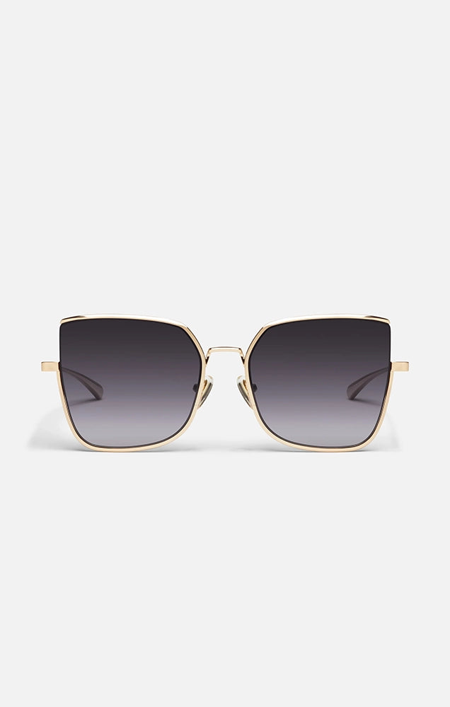 BIG DEBUT IN GOLD/SMOKE