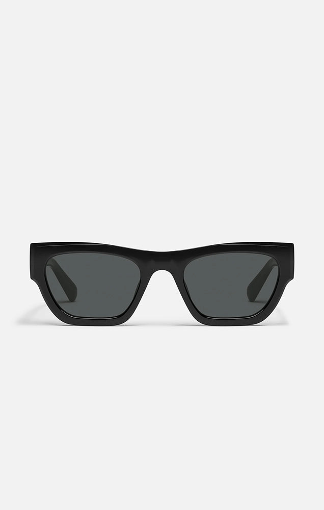 Nice Try Sunglasses in Black/Smoke