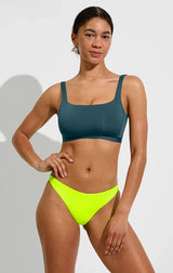 WEAR TO BOTTOM IN TOURIST