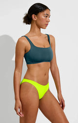 WEAR TO BOTTOM IN TOURIST