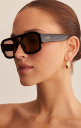 THE SUKI SUNGLASSES IN BLACK/CARAMEL