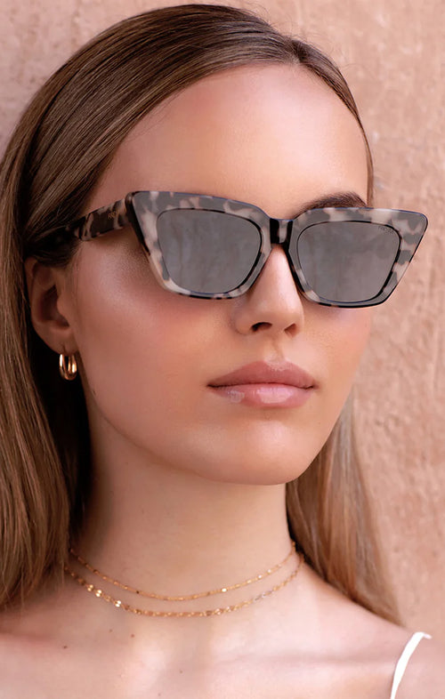 FREYRS VISTA SUNGLASSES IN MILKY TORTOISE