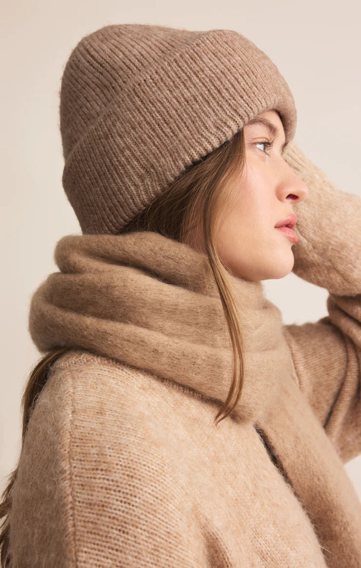 GLACIER LUXE BEANIE IN HEATHERED CAMEL