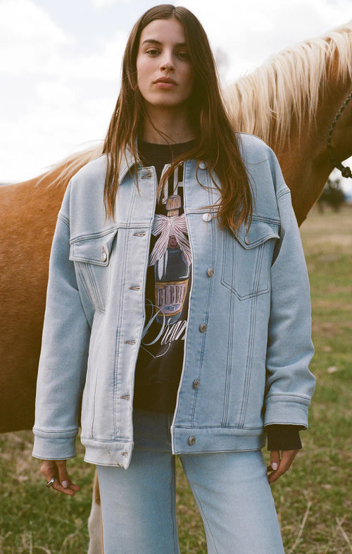 Z SUPPLY MILES PERFECT KNIT DENIM JACKET IN SUN BLEACHED INDIGO