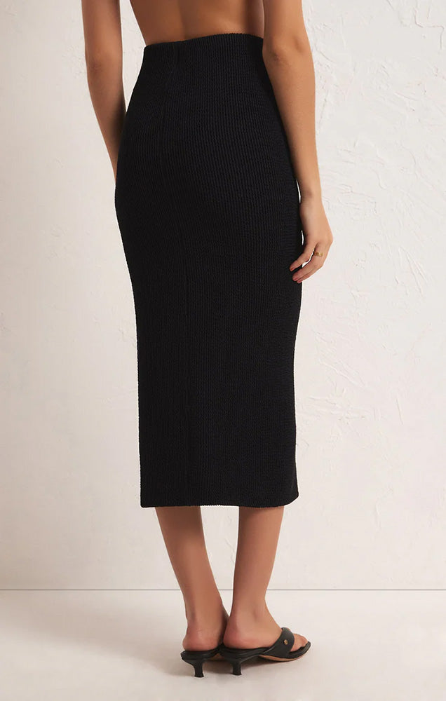 AVEEN CRINKLE STRETCH KNIT MIDI SKIRT IN BLACK
