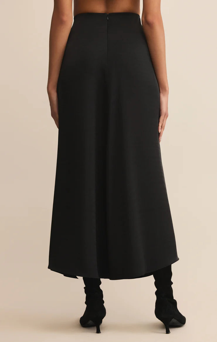 NORTHEPOINT SATIN MIDI SKIRT IN BLACK