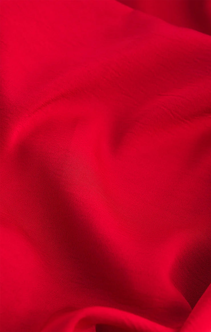 NORTHEPOINT SATIN MIDI SKIRT IN FESTIVE RED