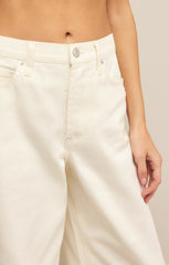 Z SUPPLY LOU DENIM PANT IN OFF WHITE