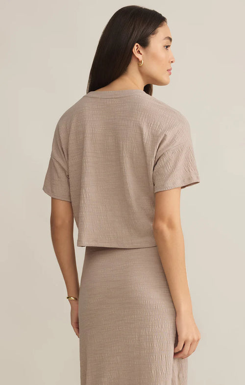 Z SUPPLY SWAY TEXTURED SLUB CROPPED TEE IN PARCHMENT