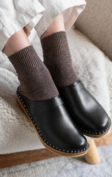 SWEATER SOCKS IN MOCHA