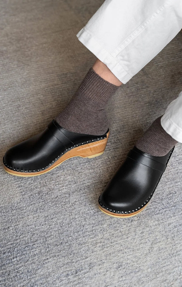 SWEATER SOCKS IN MOCHA