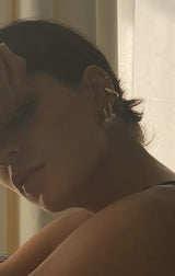 LUV AJ AMALFI EAR CUFF IN GOLD